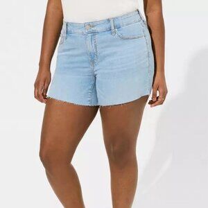 Torrid 5 inch perfect boyfriend vintage stretch mid-rise shorts